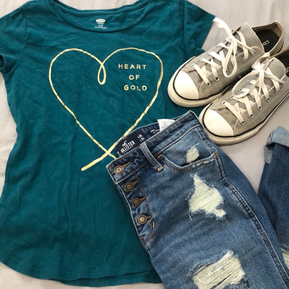 Girls Old Navy heart of gold shirt